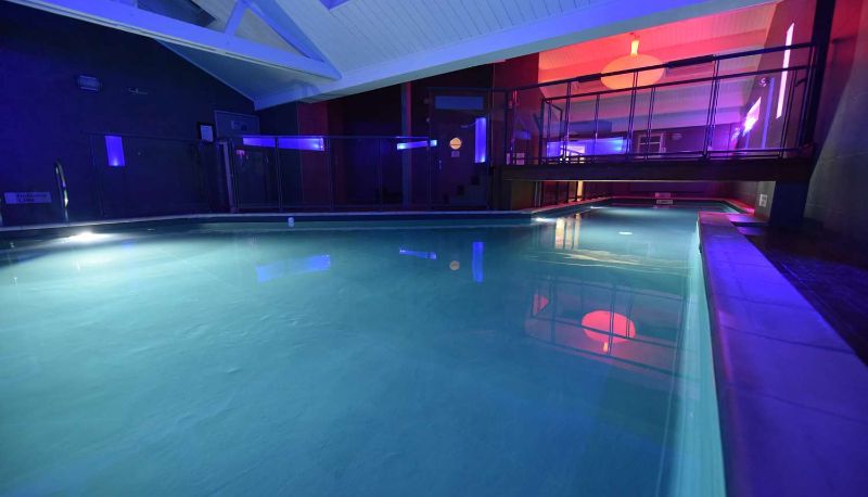 Piscine Kyriad Dijon Gare